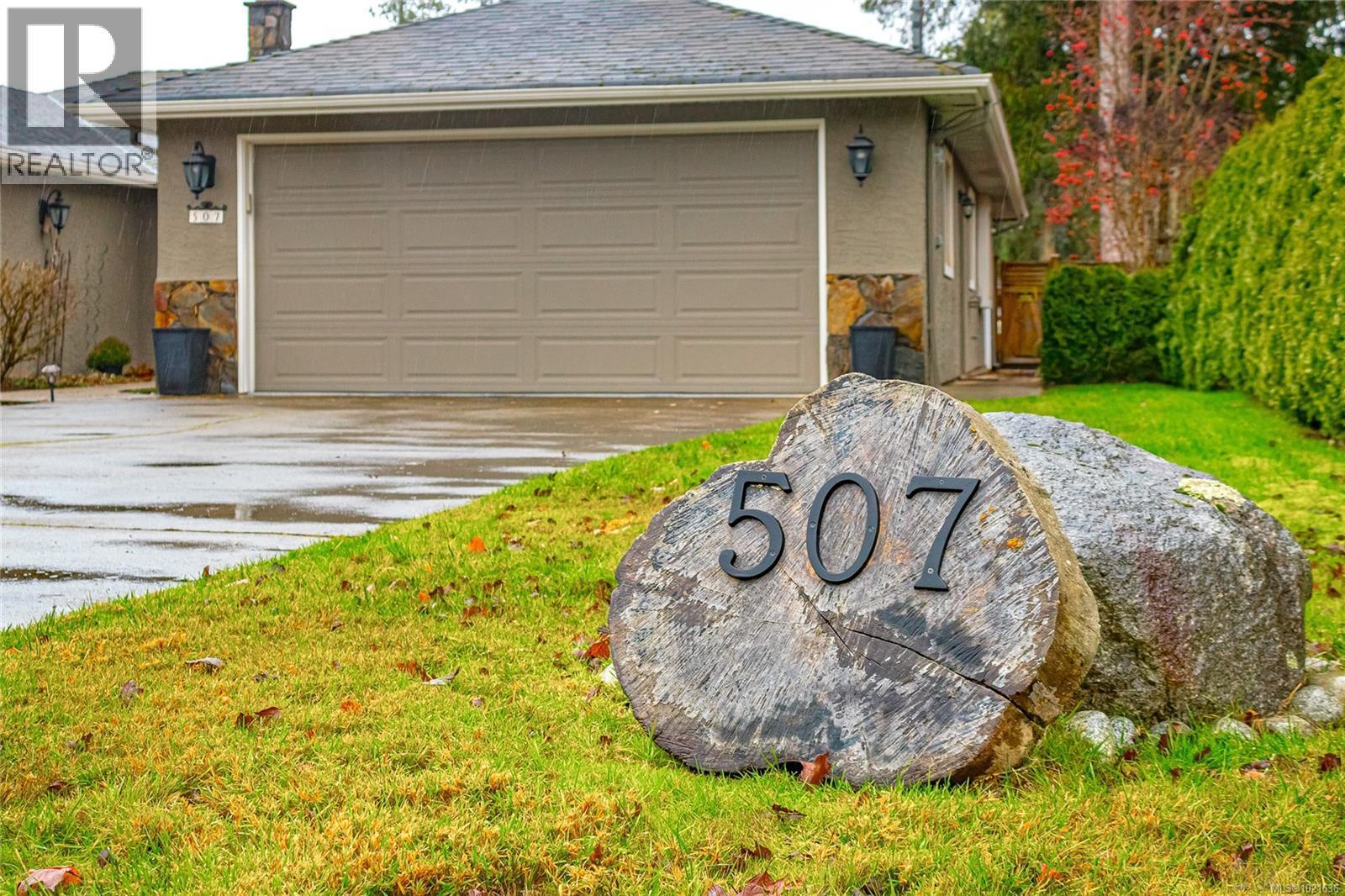 507 Eaglecrest Dr, Qualicum Beach, BC - Outdoor