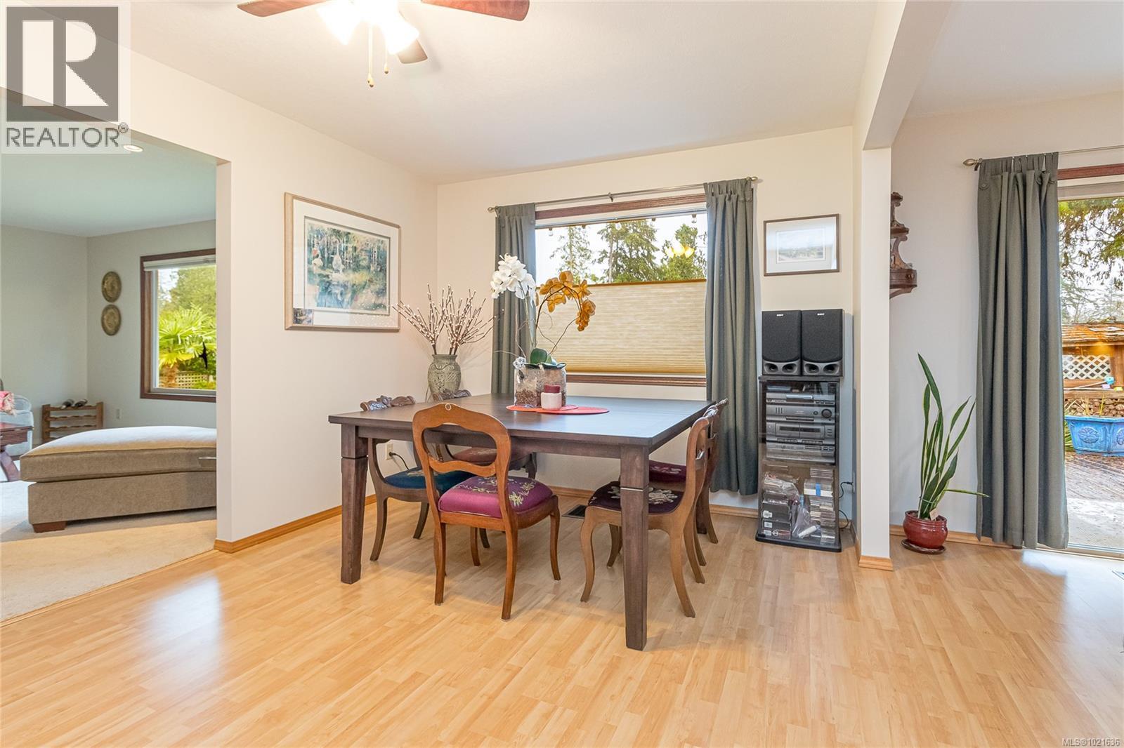 507 Eaglecrest Dr, Qualicum Beach, BC - Indoor