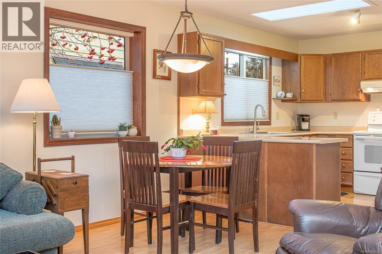 507 Eaglecrest Dr, Qualicum Beach, BC - Indoor Photo Showing Other Room