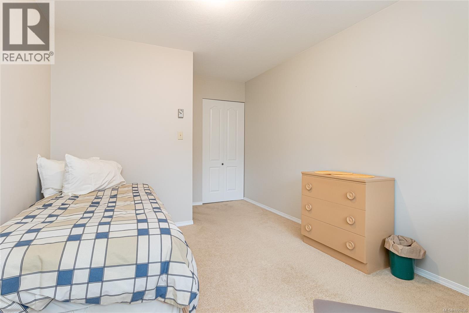 507 Eaglecrest Dr, Qualicum Beach, BC - Indoor Photo Showing Bedroom