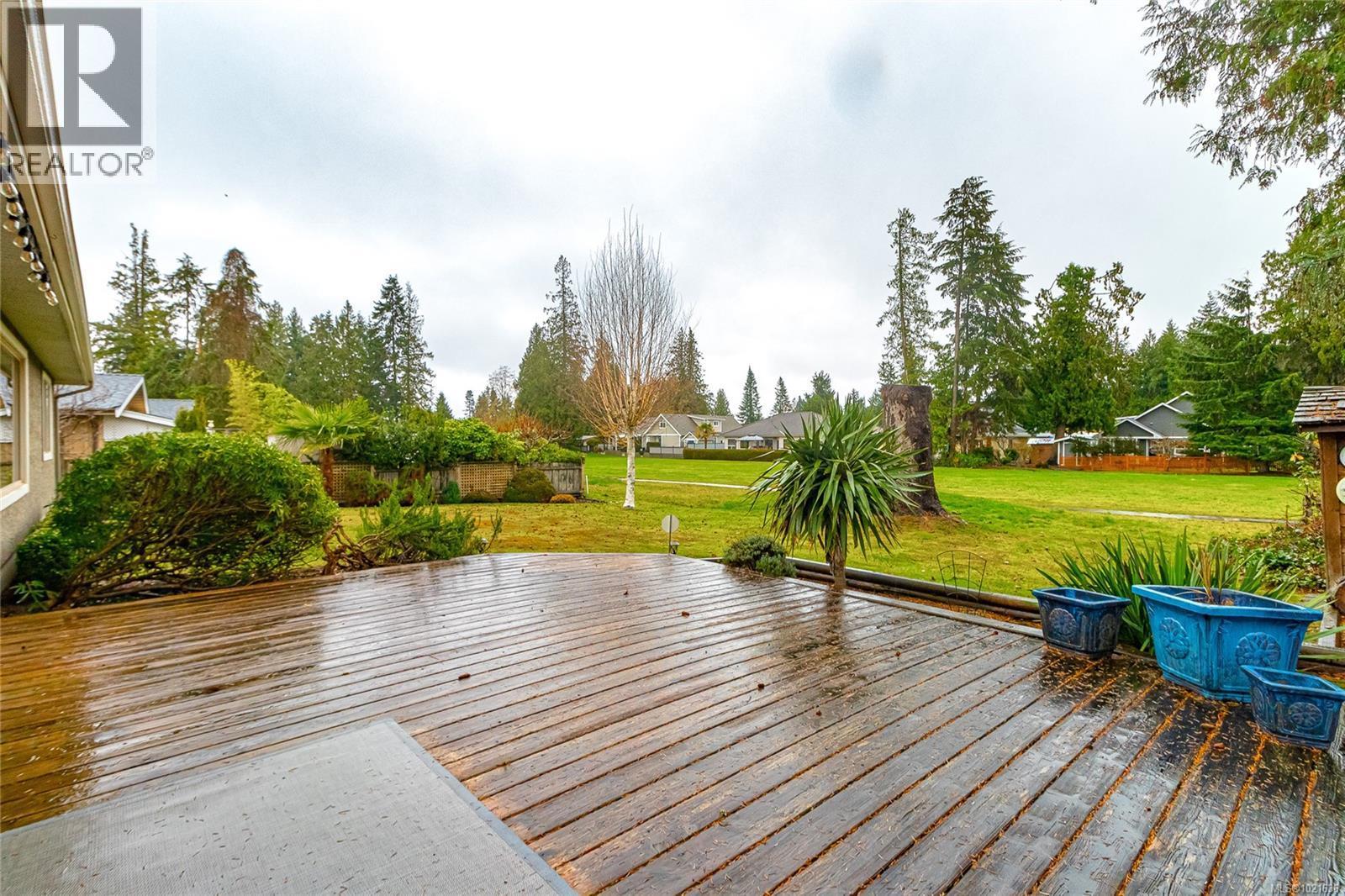 507 Eaglecrest Dr, Qualicum Beach, BC - Outdoor With Deck Patio Veranda