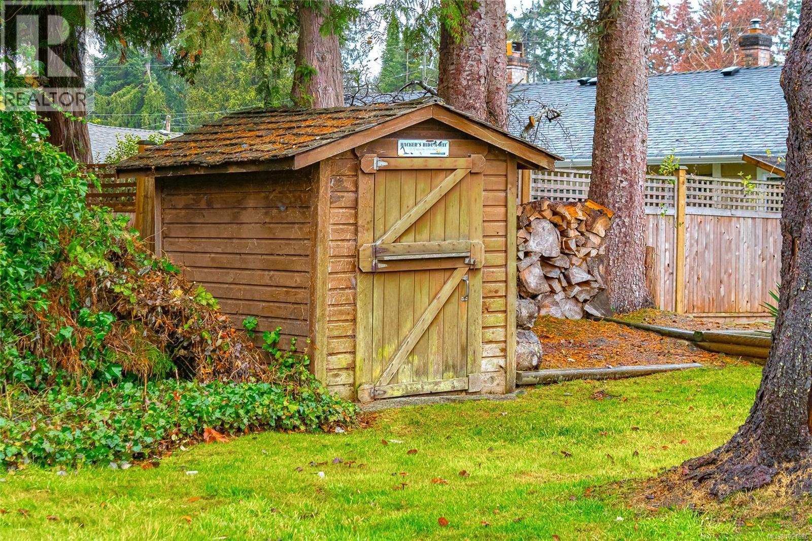 507 Eaglecrest Dr, Qualicum Beach, BC - Outdoor