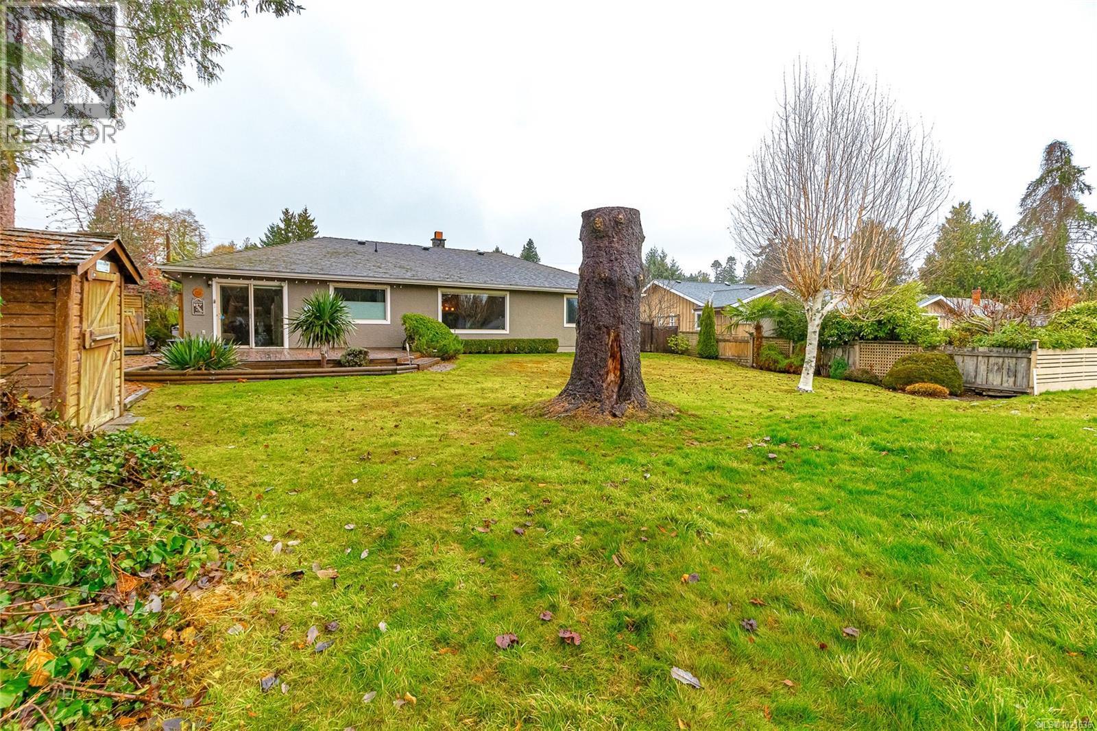507 Eaglecrest Dr, Qualicum Beach, BC - Outdoor