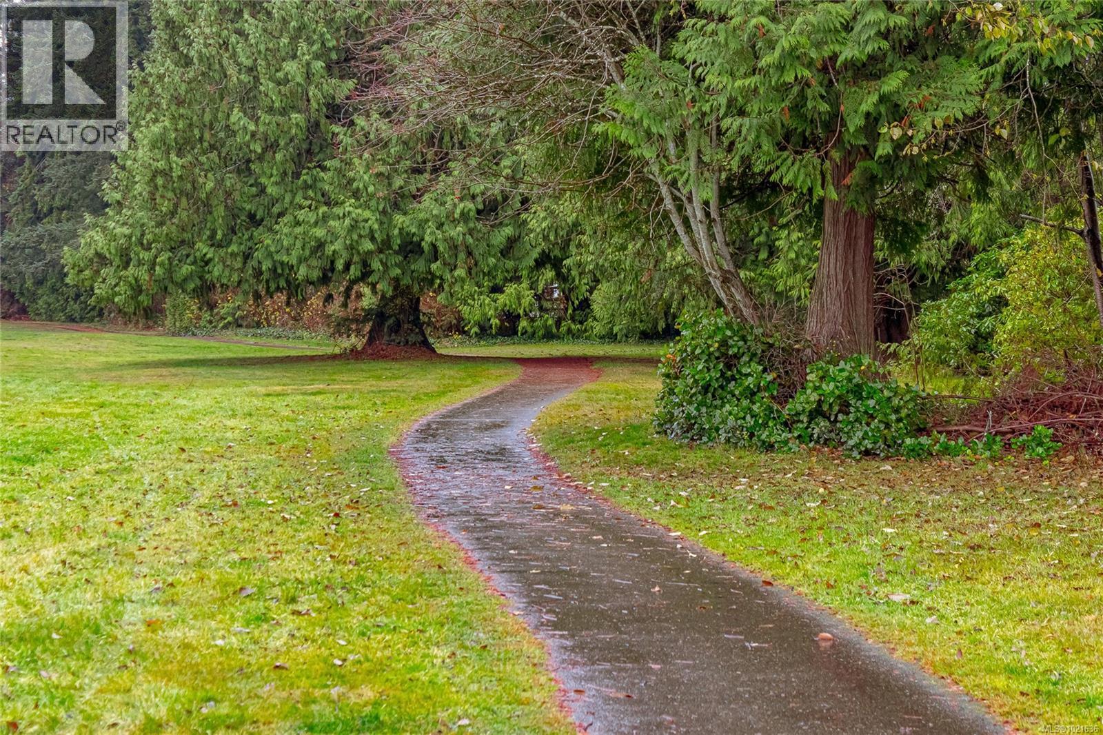 507 Eaglecrest Dr, Qualicum Beach, BC - Outdoor