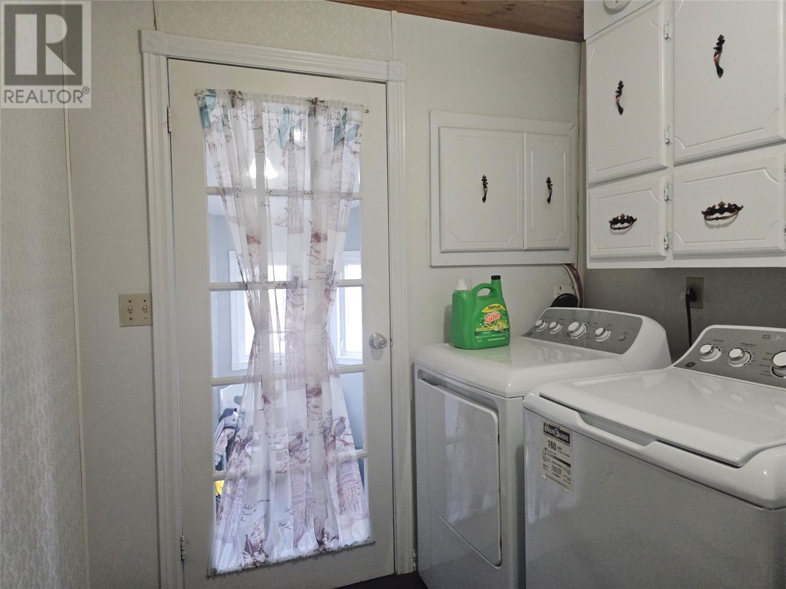 2 Musseau'S Lane, Channel-Port Aux Basques, NL - Indoor Photo Showing Laundry Room
