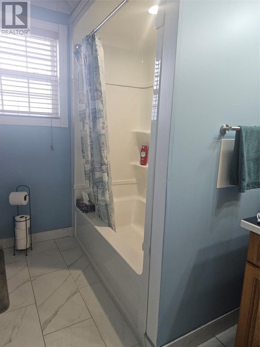 2 Musseau'S Lane, Channel-Port Aux Basques, NL - Indoor Photo Showing Bathroom