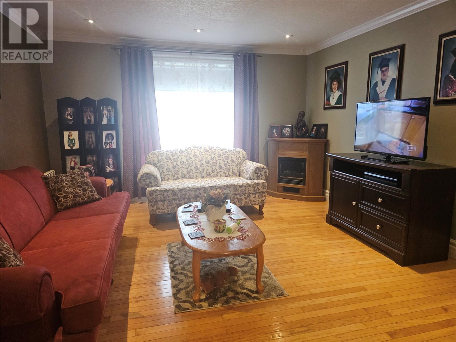 2 Musseau'S Lane, Channel-Port Aux Basques, NL - Indoor Photo Showing Living Room