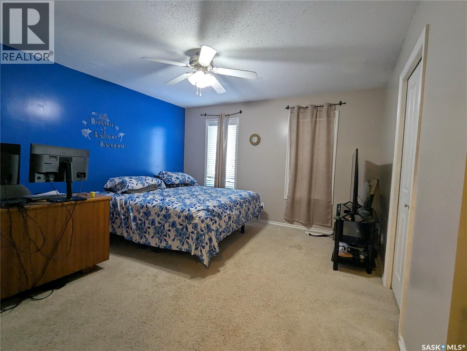 110 Lynd Crescent, Saskatoon, SK - Indoor Photo Showing Bedroom