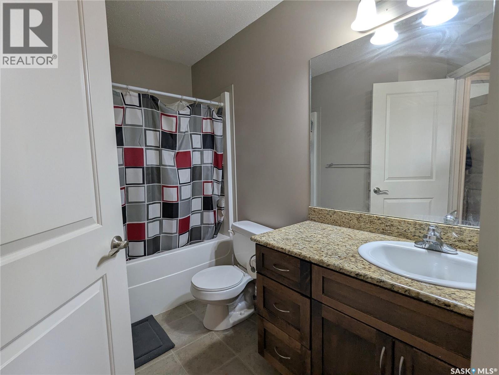 110 Lynd Crescent, Saskatoon, SK - Indoor Photo Showing Bathroom