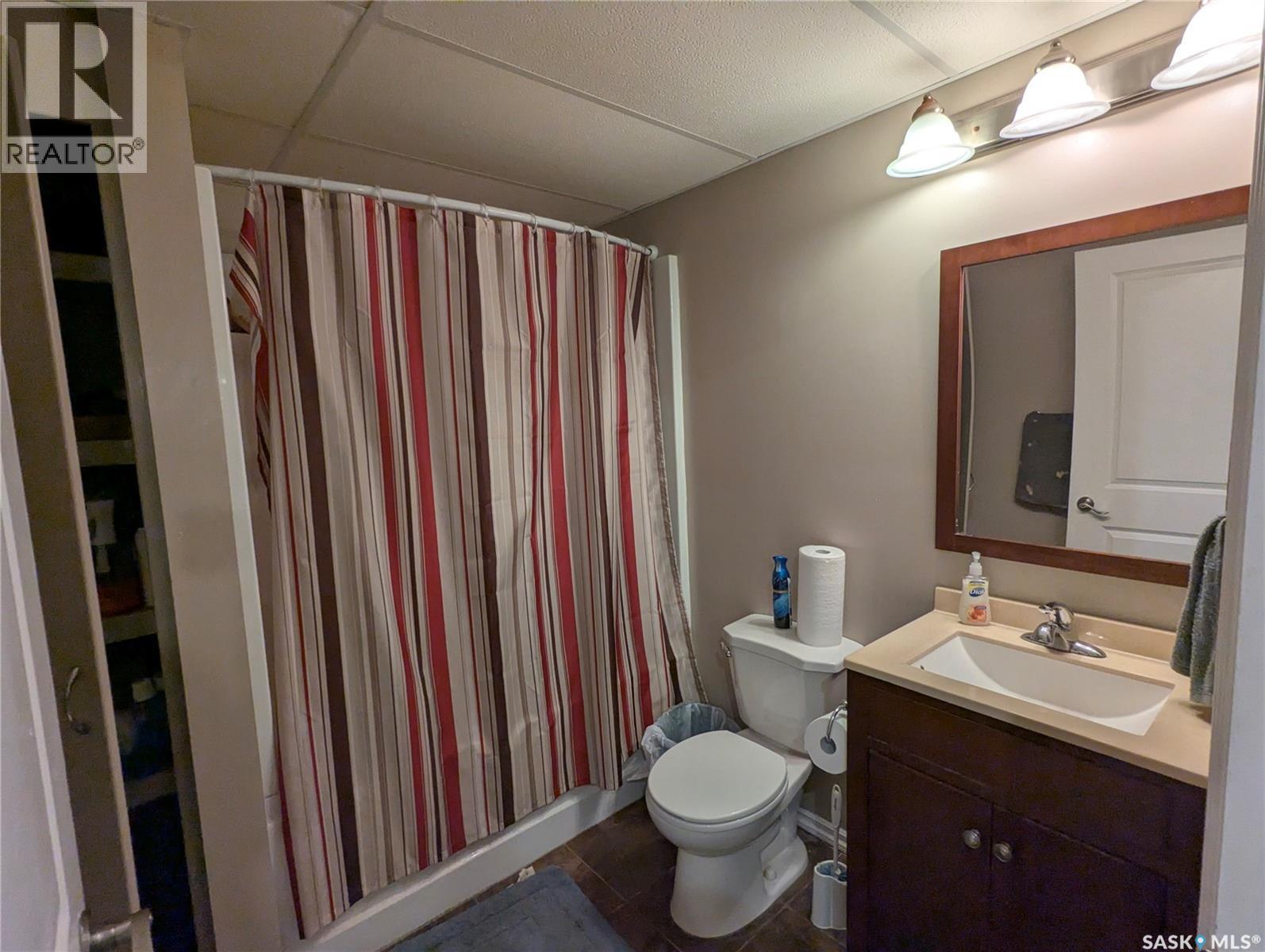 110 Lynd Crescent, Saskatoon, SK - Indoor Photo Showing Bathroom