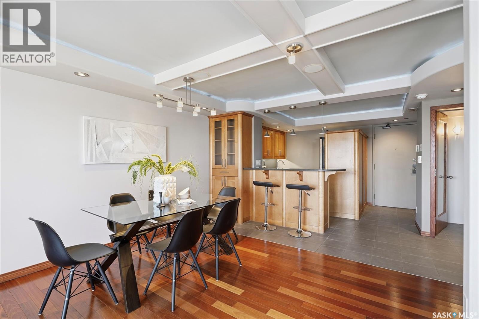 2504/2505 311 6Th Avenue N, Saskatoon, SK - Indoor Photo Showing Dining Room