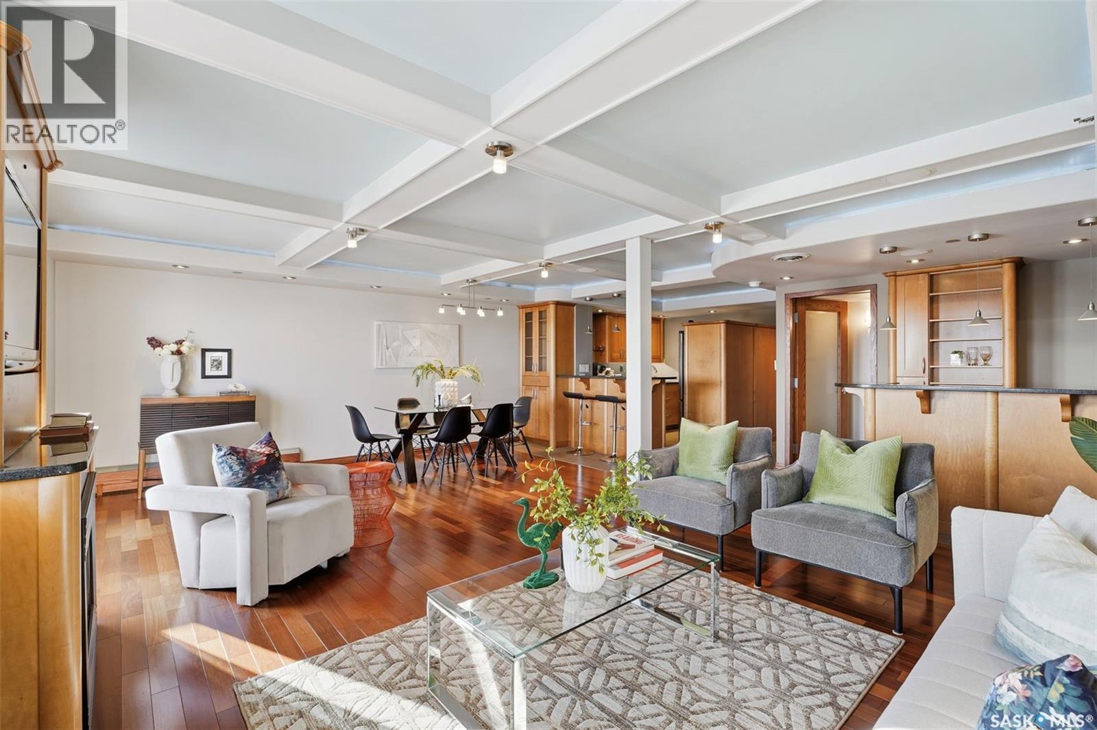 2504/2505 311 6Th Avenue N, Saskatoon, SK - Indoor Photo Showing Living Room