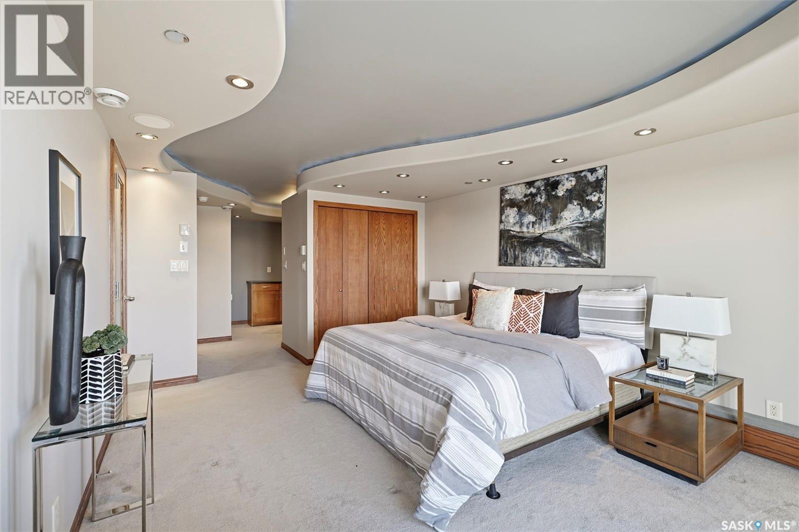 2504/2505 311 6Th Avenue N, Saskatoon, SK - Indoor Photo Showing Bedroom