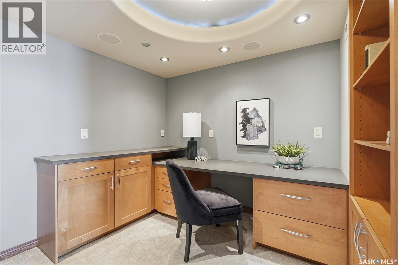 2504/2505 311 6Th Avenue N, Saskatoon, SK - Indoor Photo Showing Office