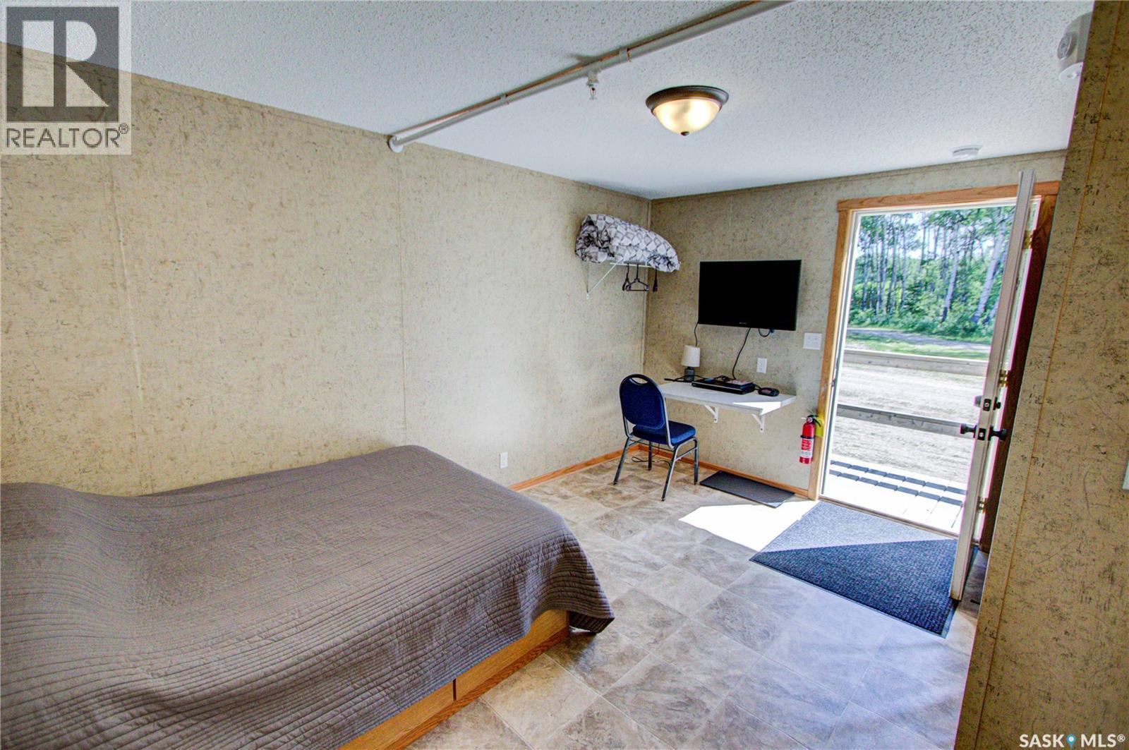 Hidden Meadows Resort And Liquor, Pleasantdale Rm No. 398, SK