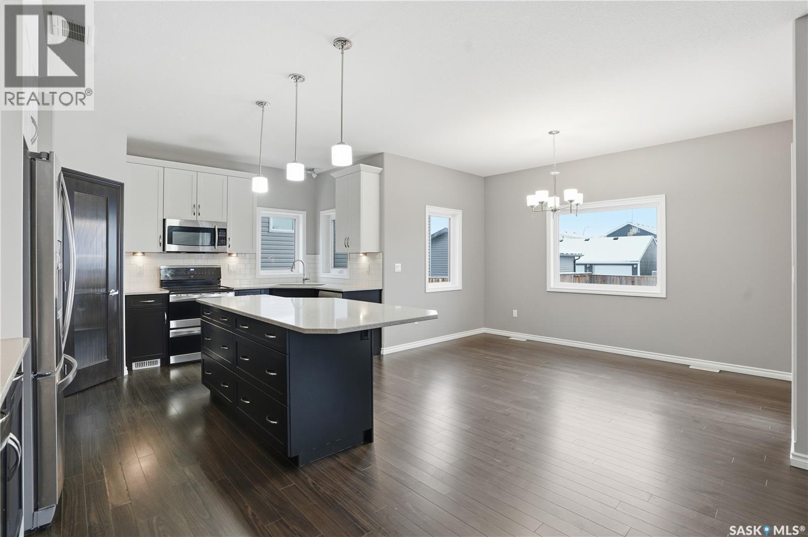 1107 Werschner Crescent, Saskatoon, SK - Indoor Photo Showing Kitchen With Stainless Steel Kitchen With Upgraded Kitchen