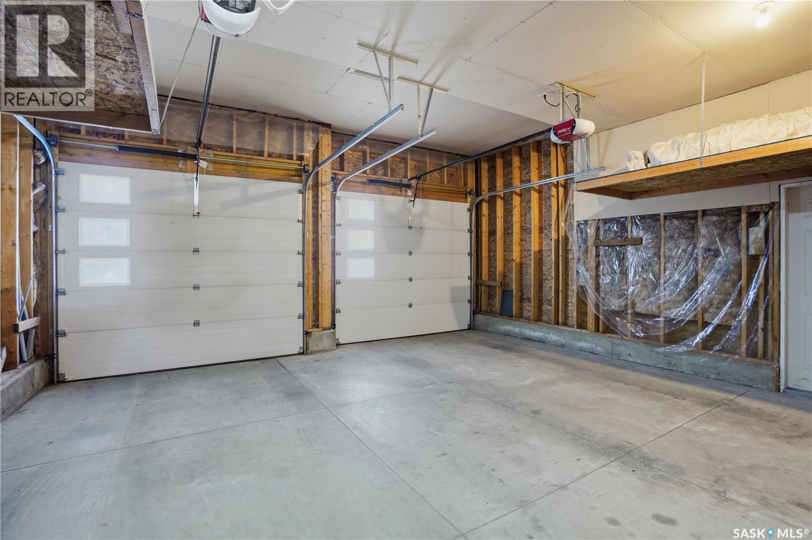 1107 Werschner Crescent, Saskatoon, SK - Indoor Photo Showing Garage