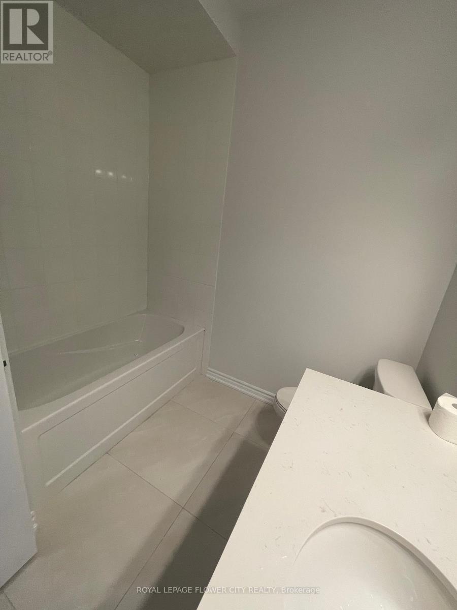 5993 Saigon Street, Mississauga, ON - Indoor Photo Showing Bathroom
