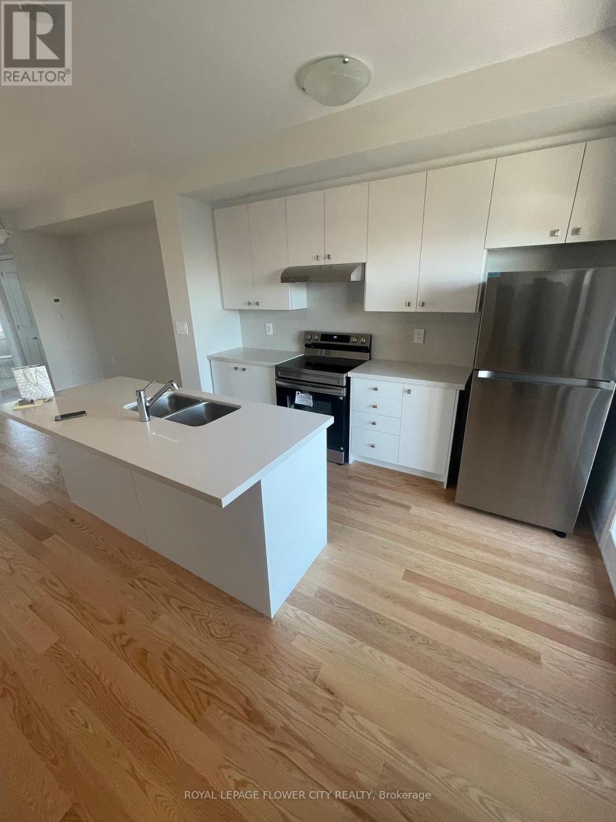 5993 Saigon Street, Mississauga, ON - Indoor Photo Showing Kitchen With Double Sink