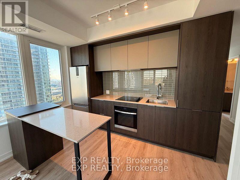 2203 - 395 Square One Drive, Mississauga, ON - Indoor Photo Showing Kitchen