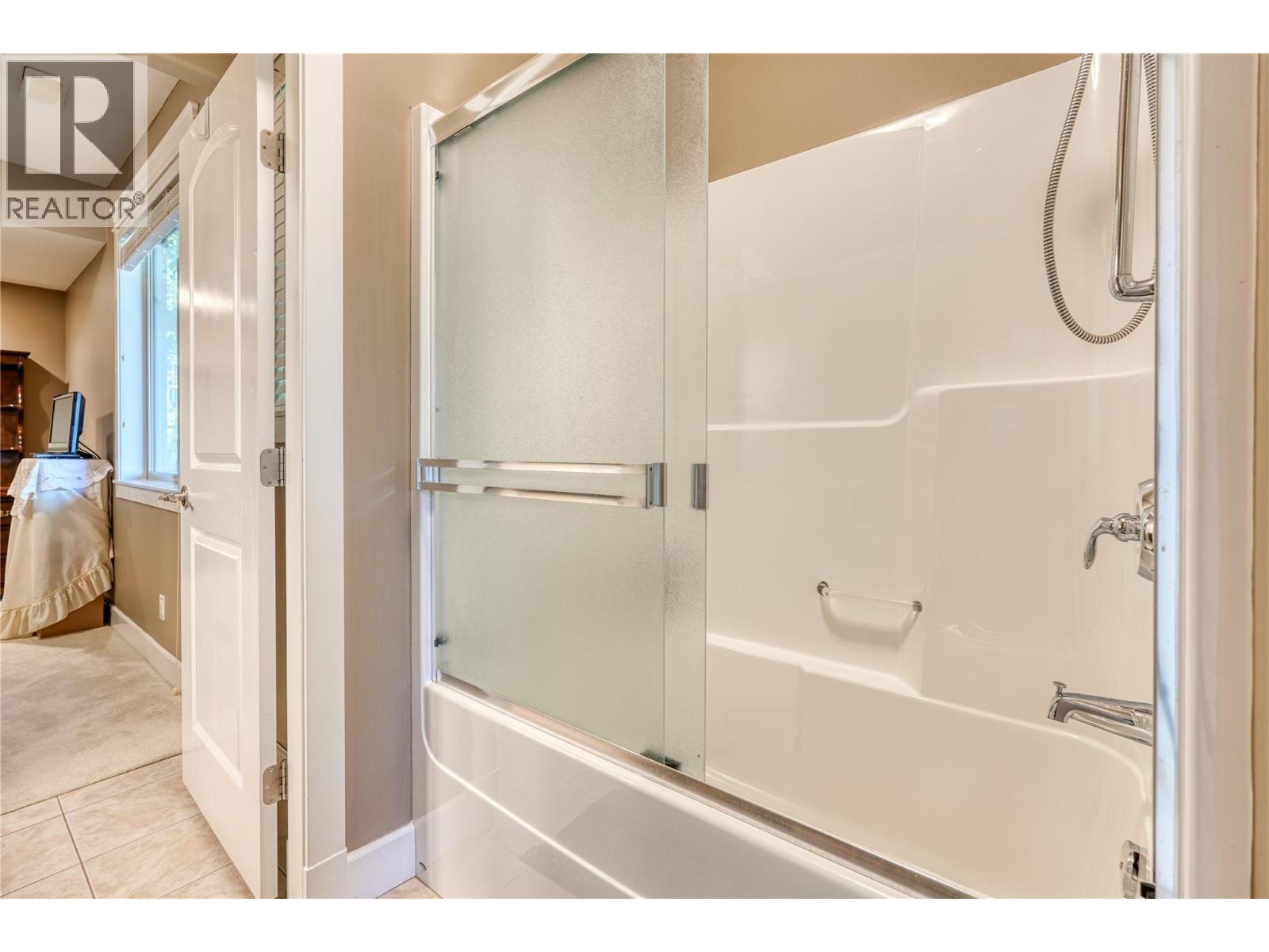 40 Kestrel Place Unit# 30, Vernon, BC - Indoor Photo Showing Bathroom