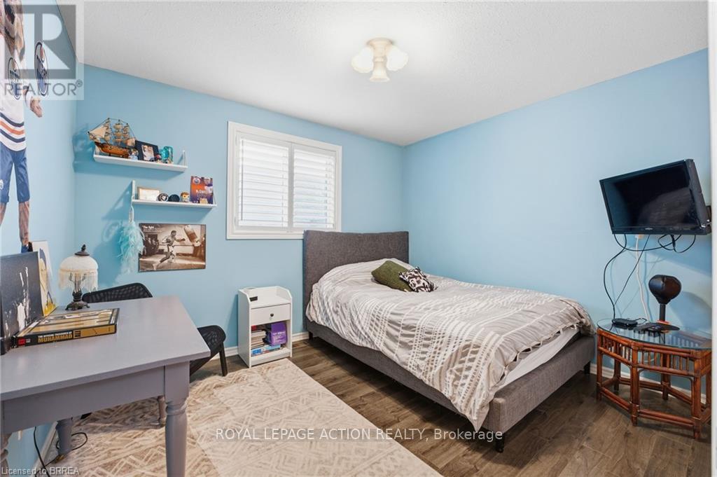 14 Dunton Lane, Brant, ON - Indoor Photo Showing Bedroom