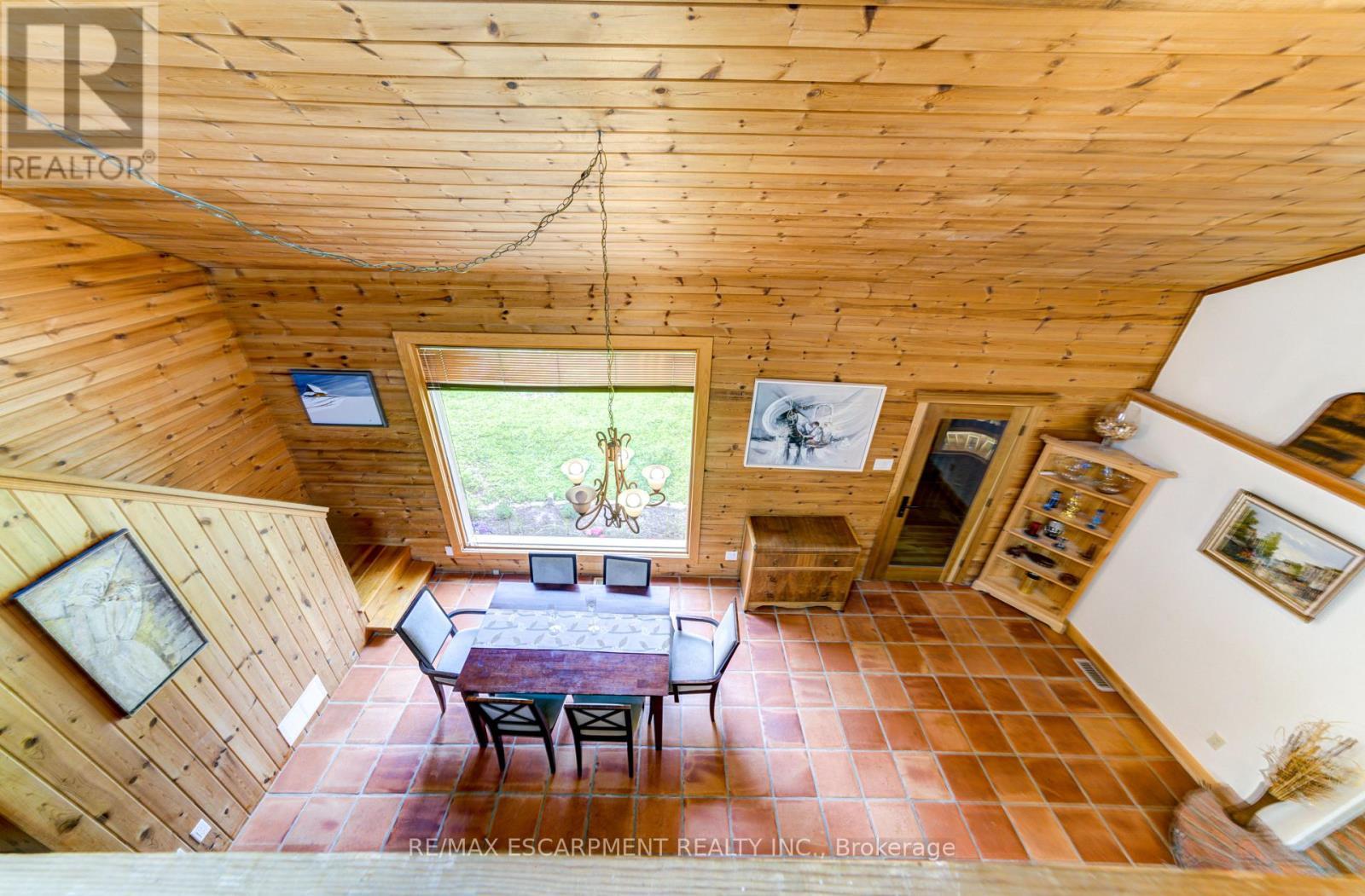 109 Hope Street, Blue Mountains, ON - Indoor