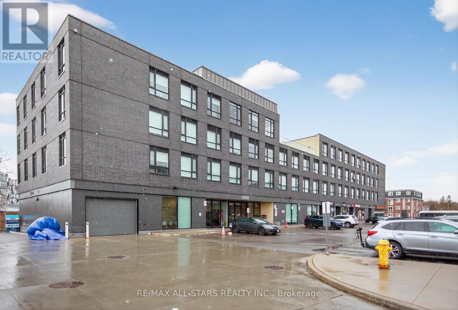 220 - 1800 Simcoe Street N, Oshawa (Samac), ON - Outdoor