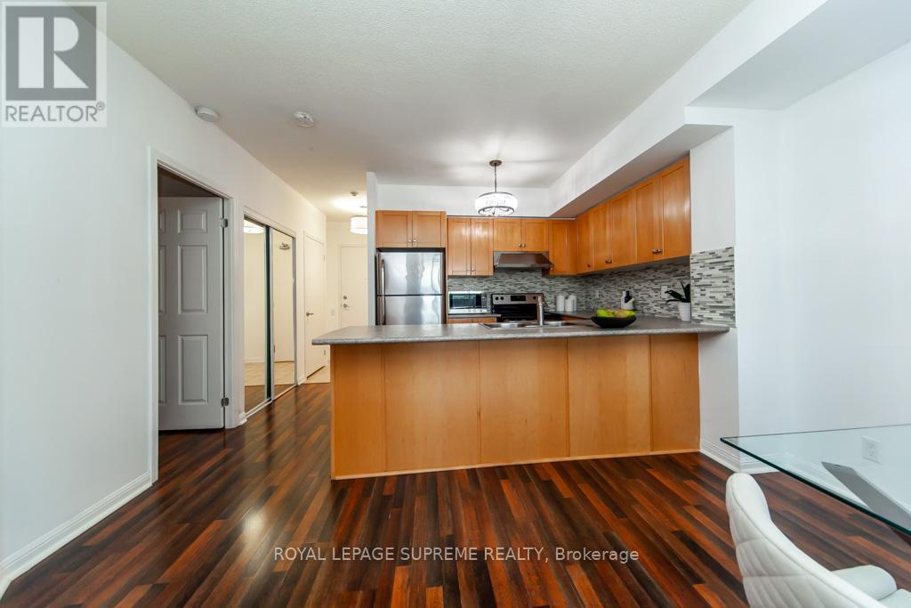 202 - 1600 Keele Street, Toronto, ON - Indoor Photo Showing Kitchen
