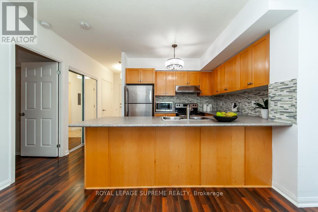 202 - 1600 Keele Street, Toronto, ON - Indoor Photo Showing Kitchen