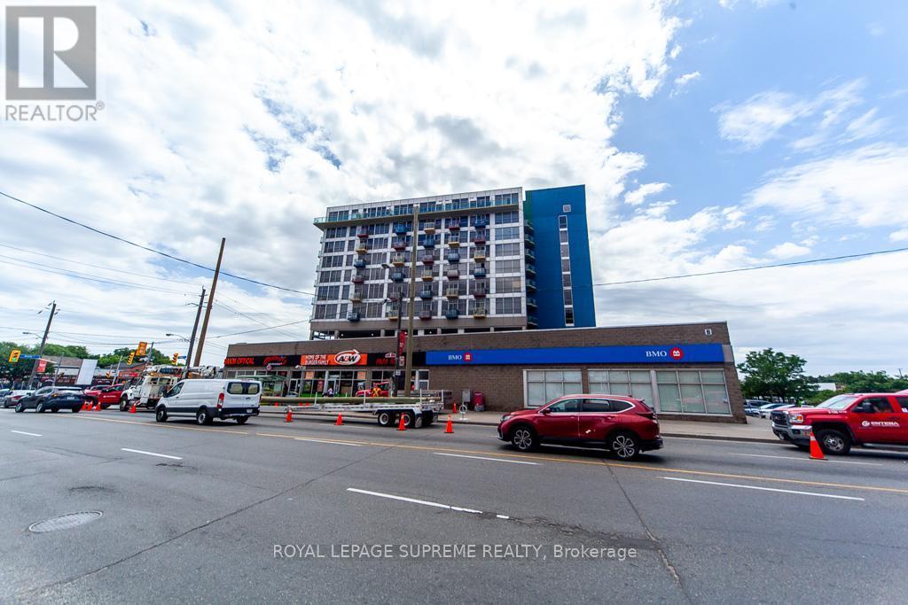 202 - 1600 Keele Street, Toronto, ON - Outdoor