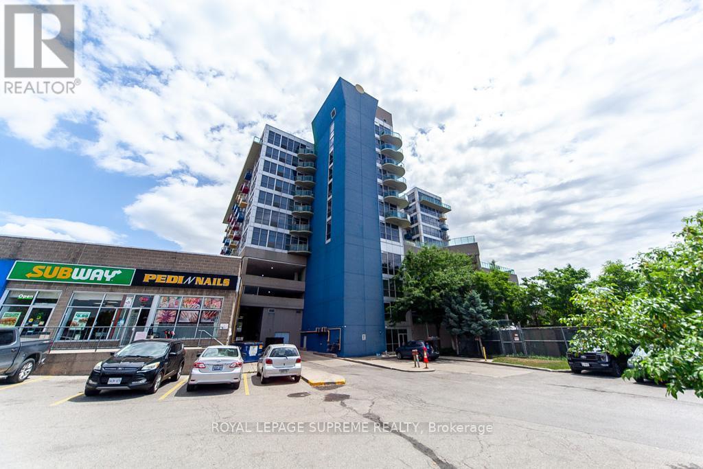 202 - 1600 Keele Street, Toronto, ON - Outdoor
