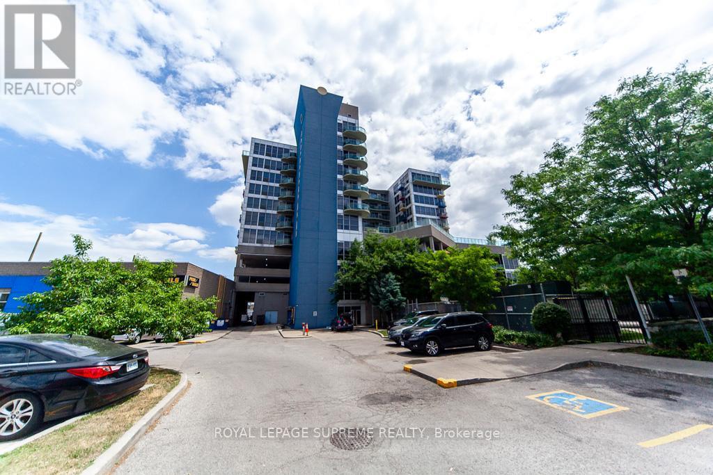 202 - 1600 Keele Street, Toronto, ON - Outdoor