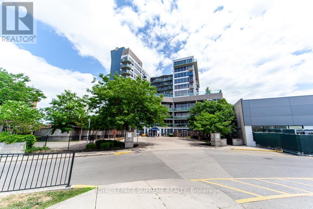 202 - 1600 Keele Street, Toronto, ON - Outdoor