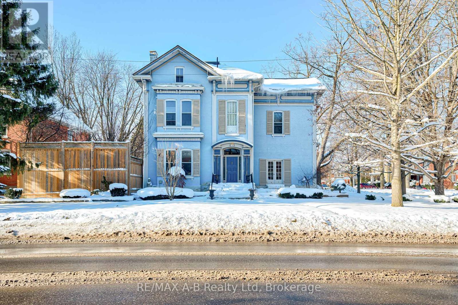 126 John Street N, Stratford, ON - Outdoor