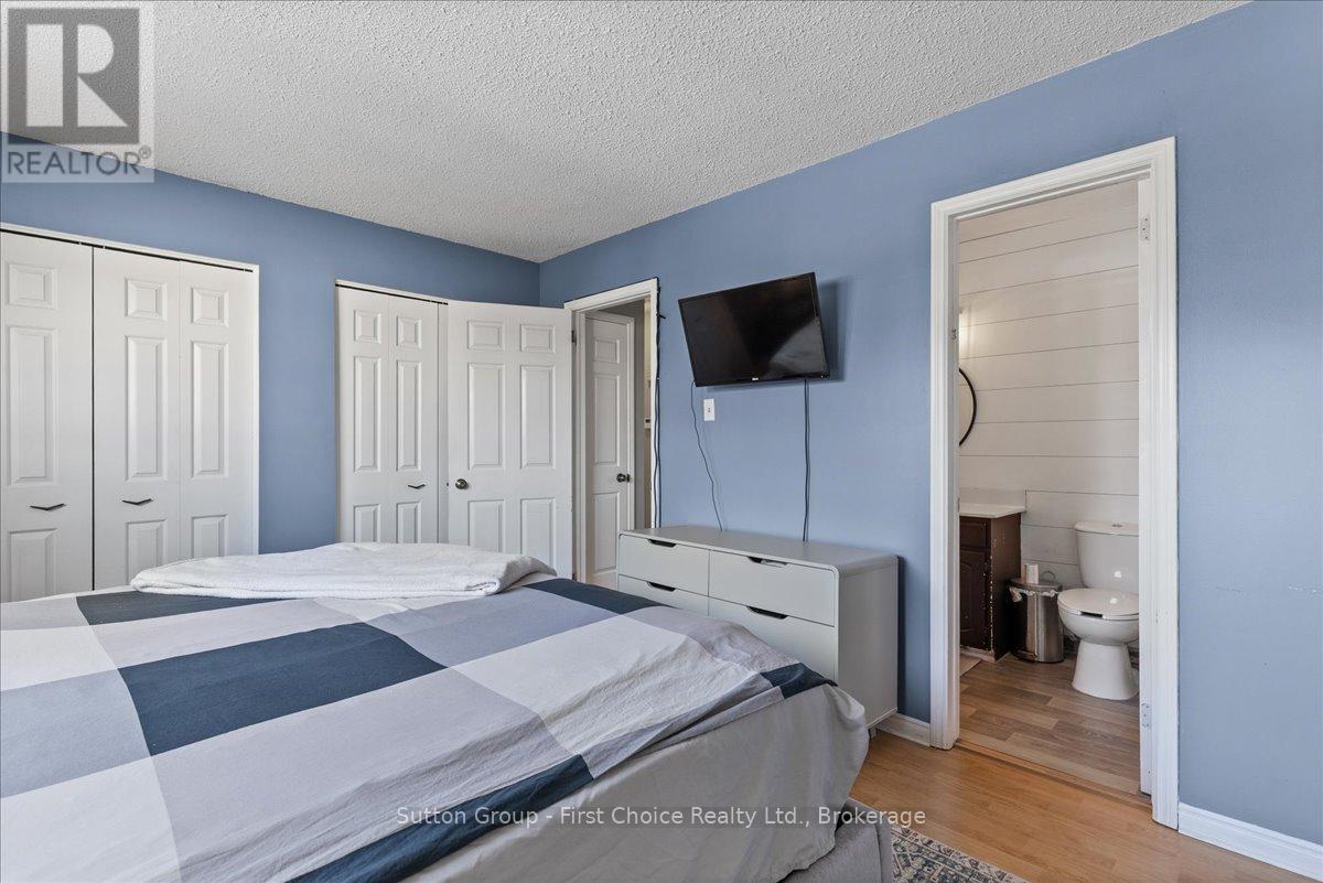 7 Kenner Crescent, Stratford, ON - Indoor Photo Showing Bedroom