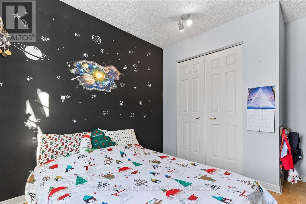 7 Kenner Crescent, Stratford, ON - Indoor Photo Showing Bedroom