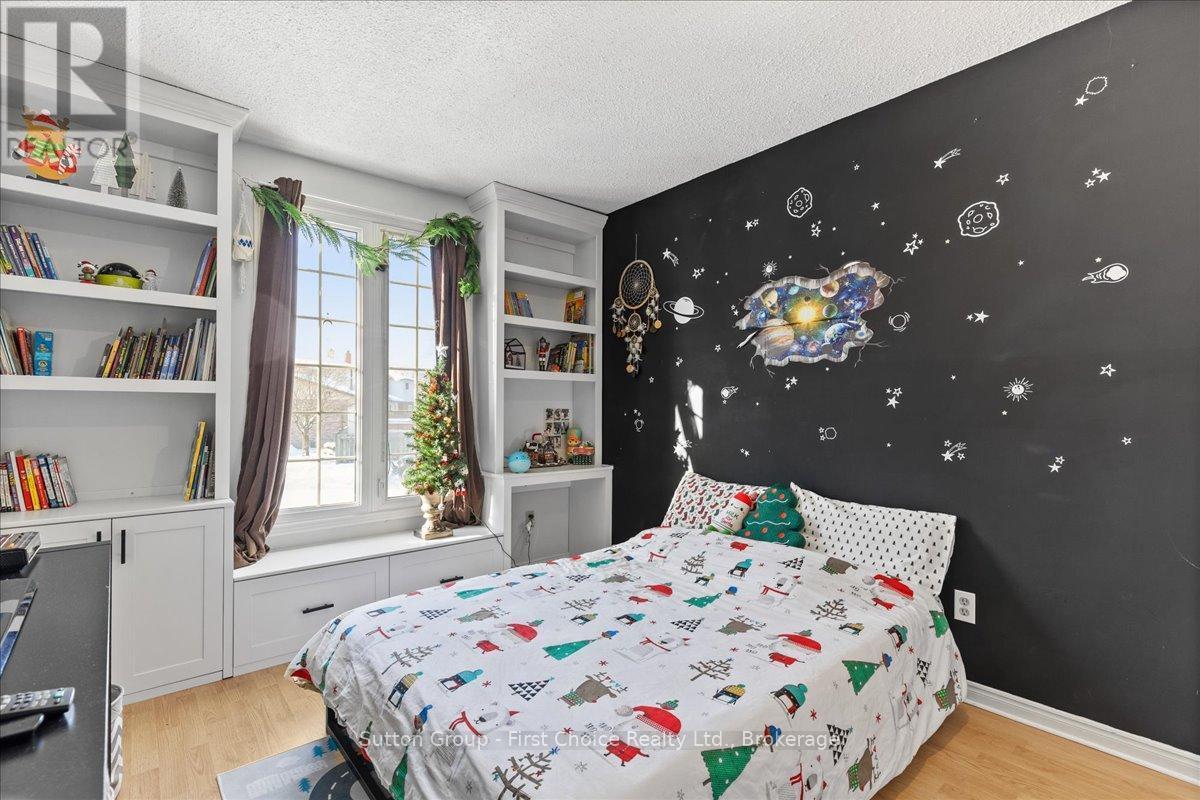 7 Kenner Crescent, Stratford, ON - Indoor Photo Showing Bedroom