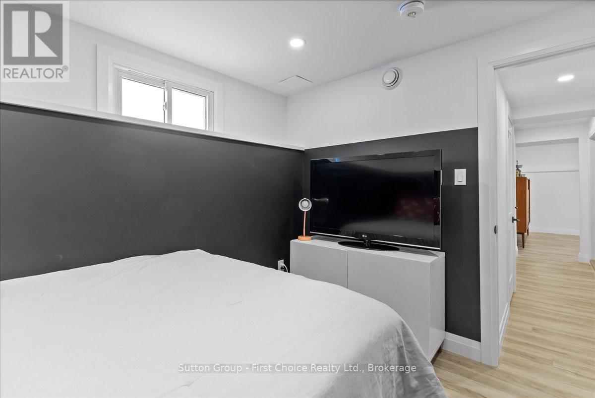 7 Kenner Crescent, Stratford, ON - Indoor Photo Showing Bedroom