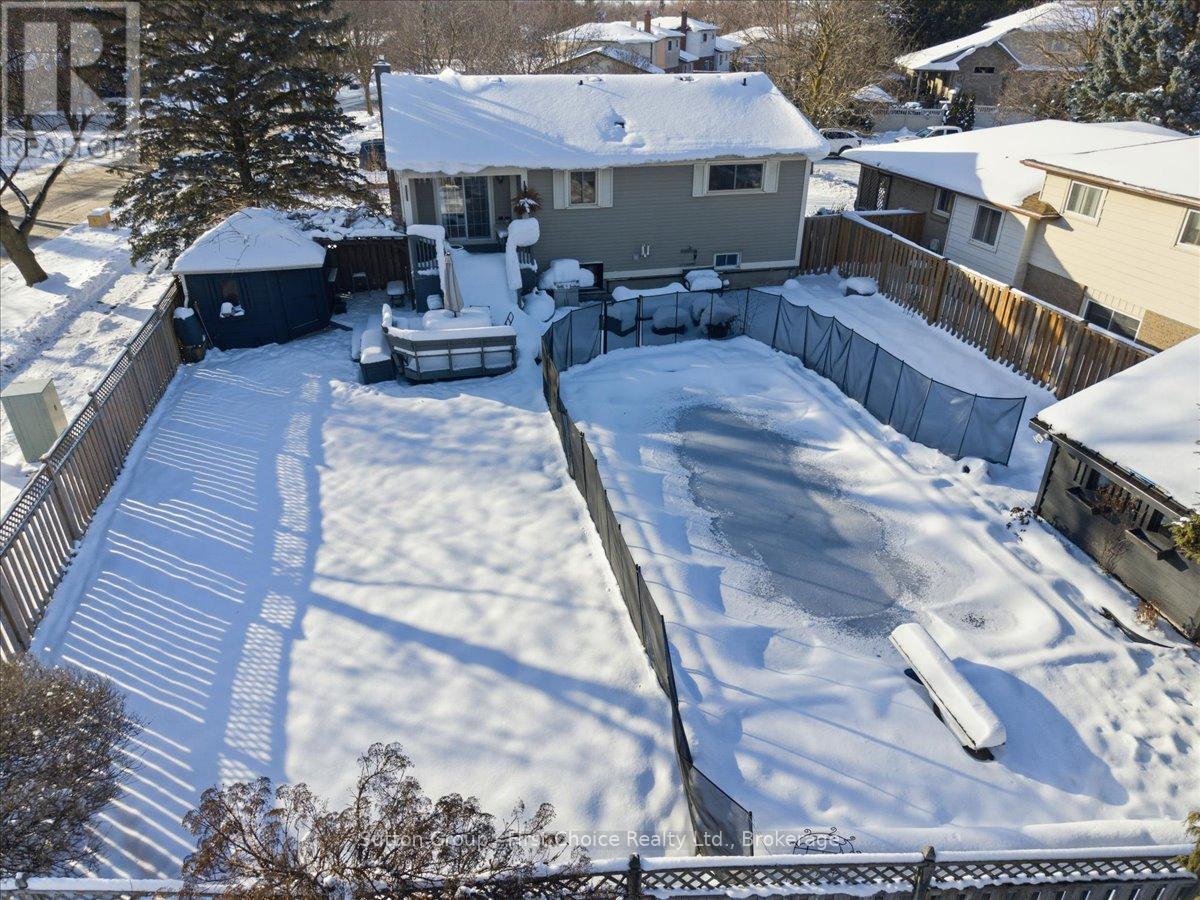 7 Kenner Crescent, Stratford, ON - Outdoor