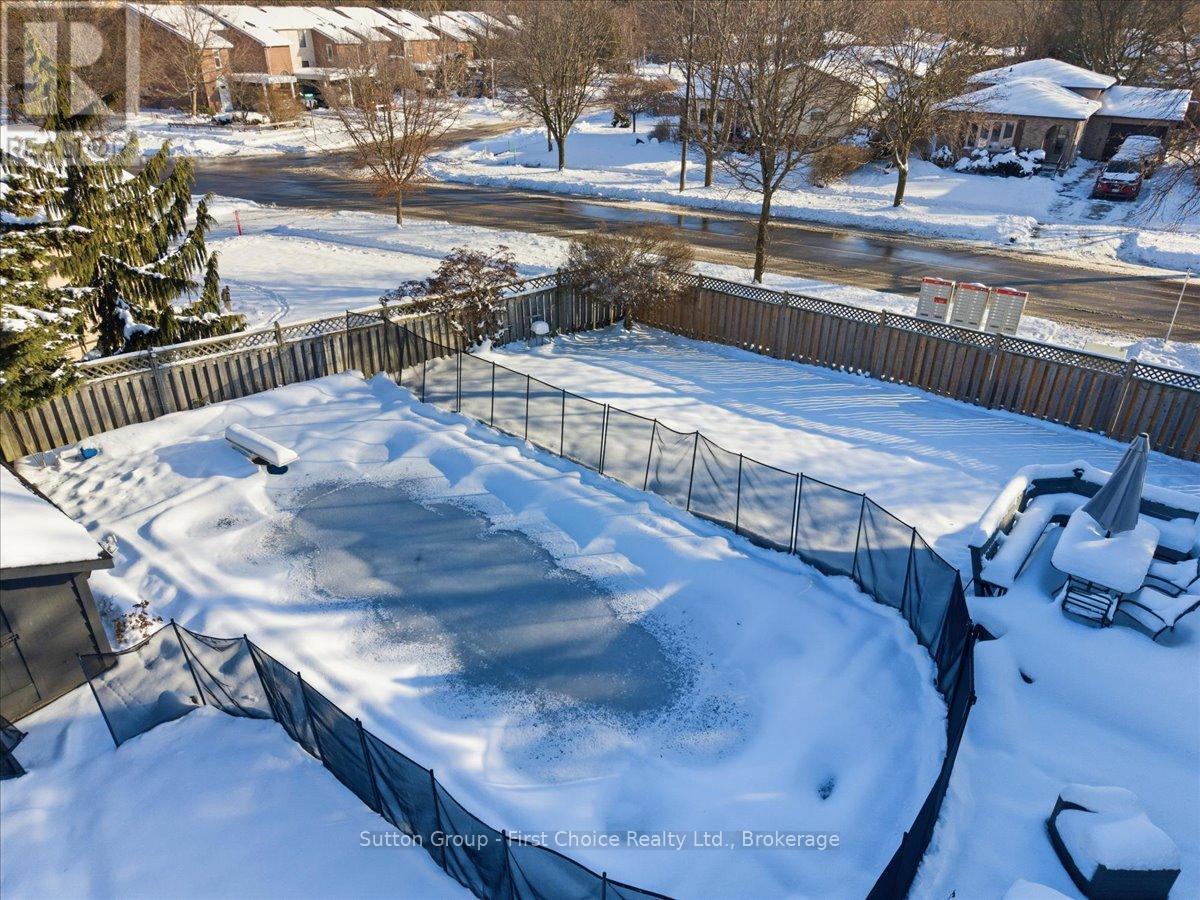 7 Kenner Crescent, Stratford, ON - Outdoor