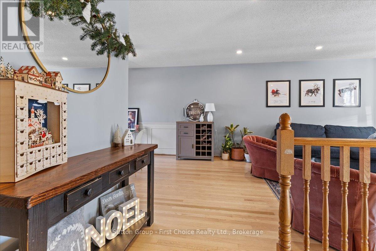 7 Kenner Crescent, Stratford, ON - Indoor