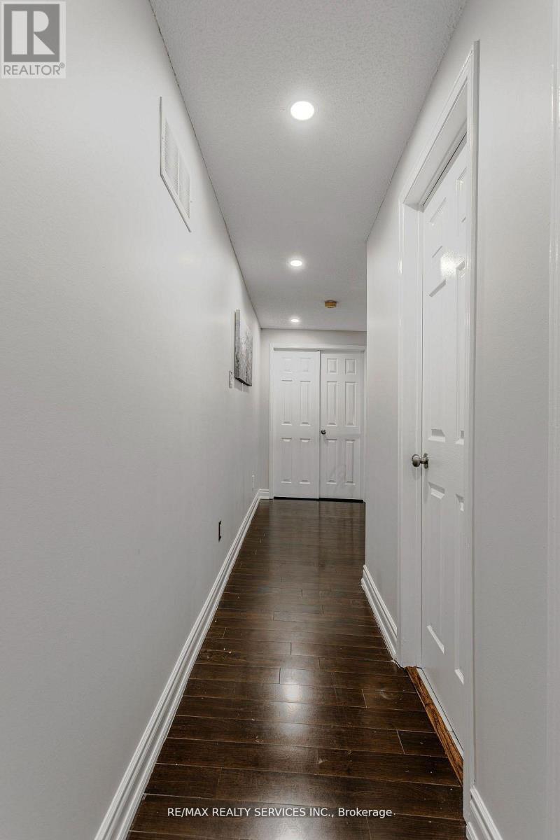 32 Heddon Court, Brampton, ON - Indoor Photo Showing Other Room