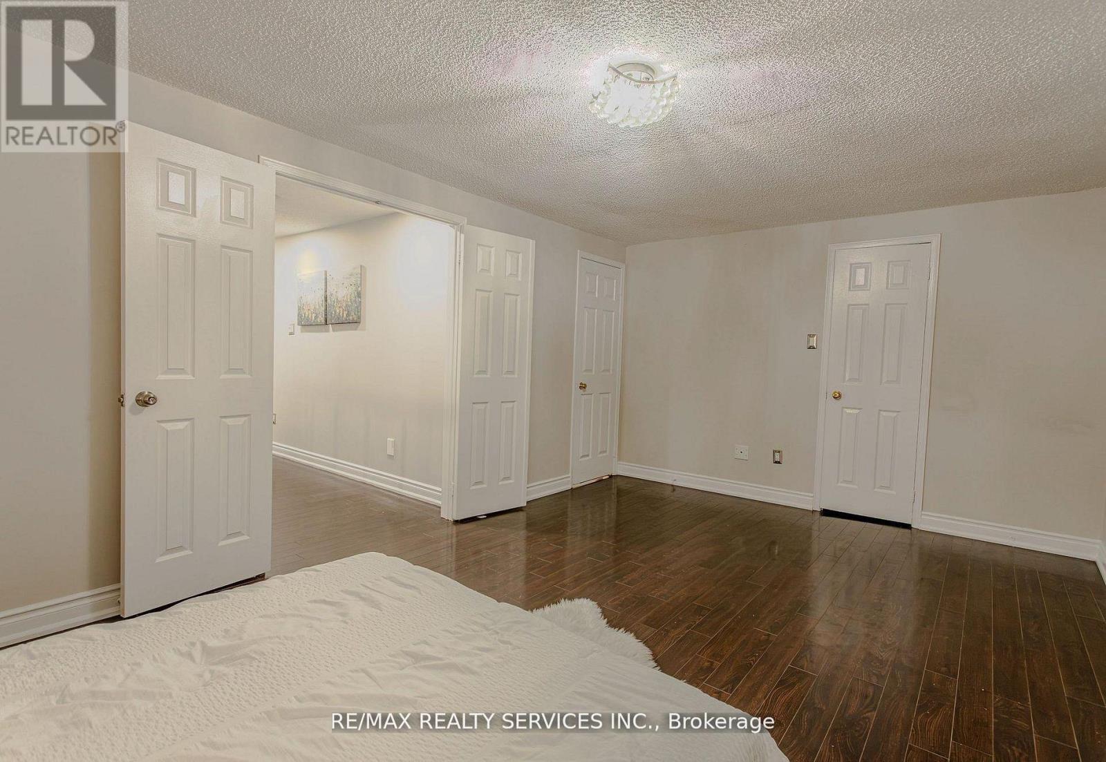 32 Heddon Court, Brampton, ON - Indoor