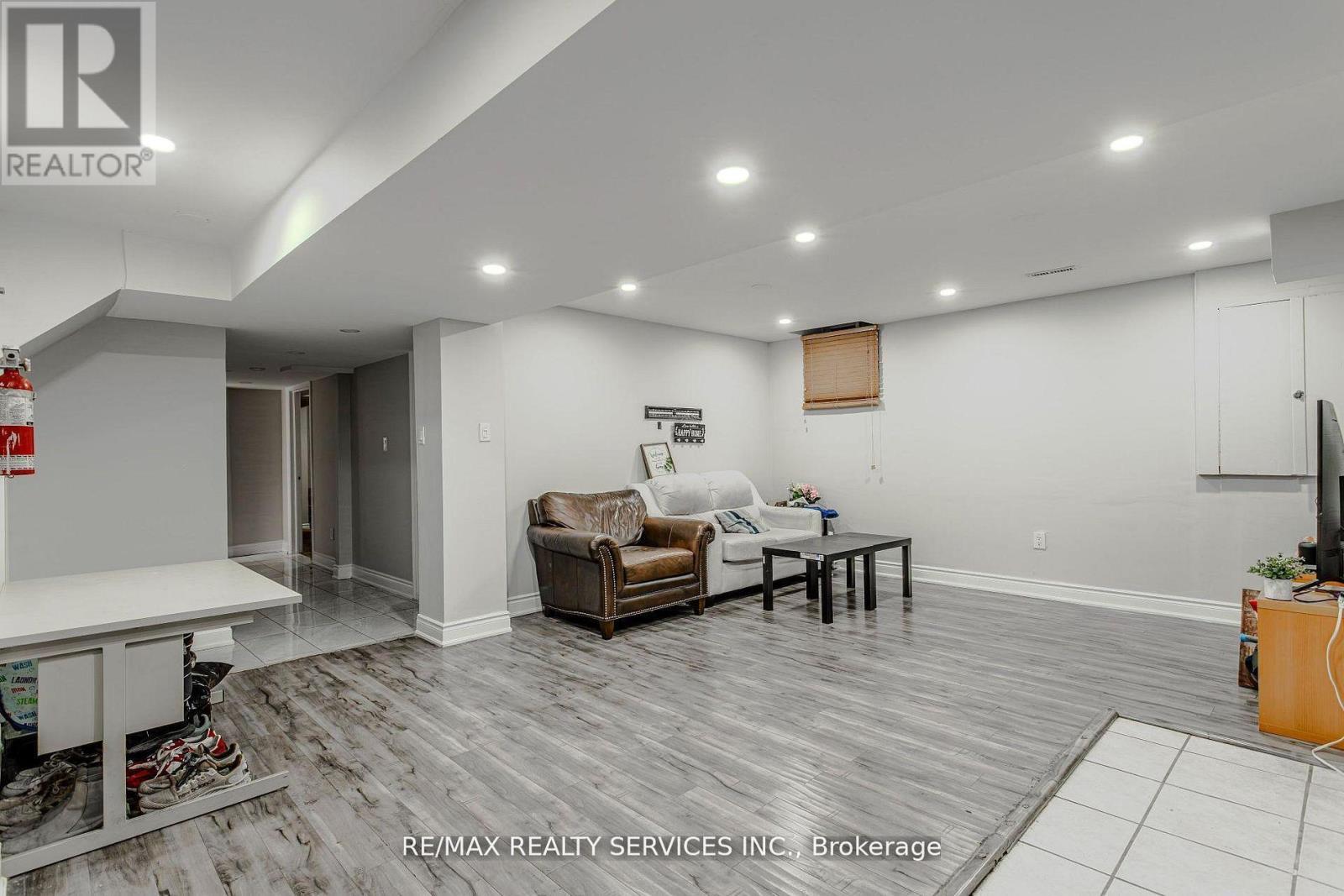 32 Heddon Court, Brampton, ON - Indoor Photo Showing Other Room