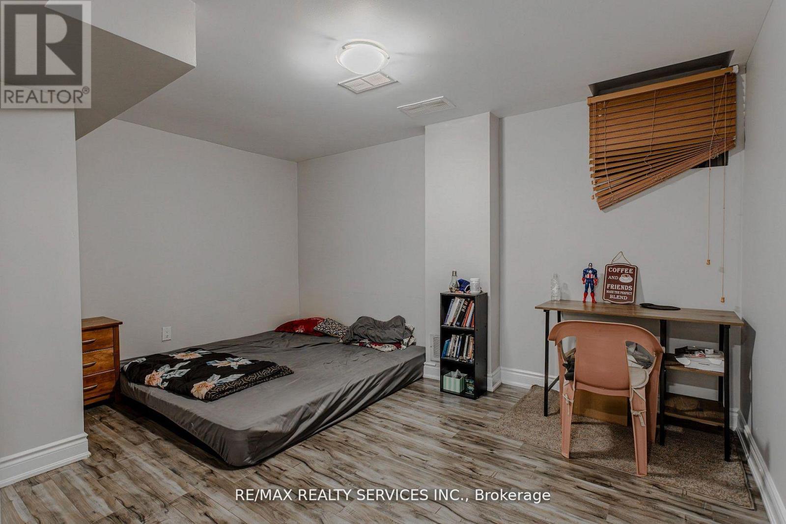 32 Heddon Court, Brampton, ON - Indoor Photo Showing Bedroom