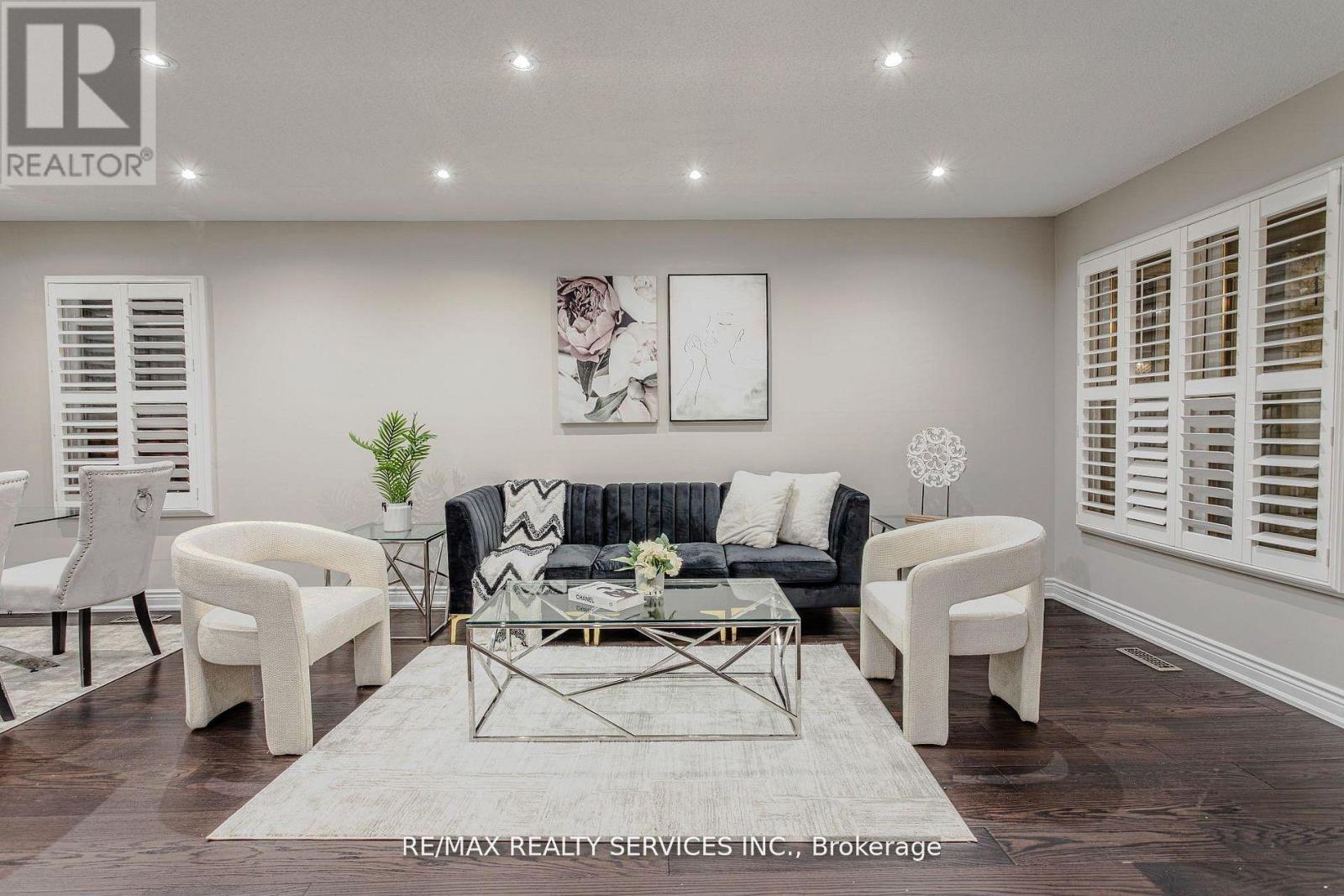 32 Heddon Court, Brampton, ON - Indoor