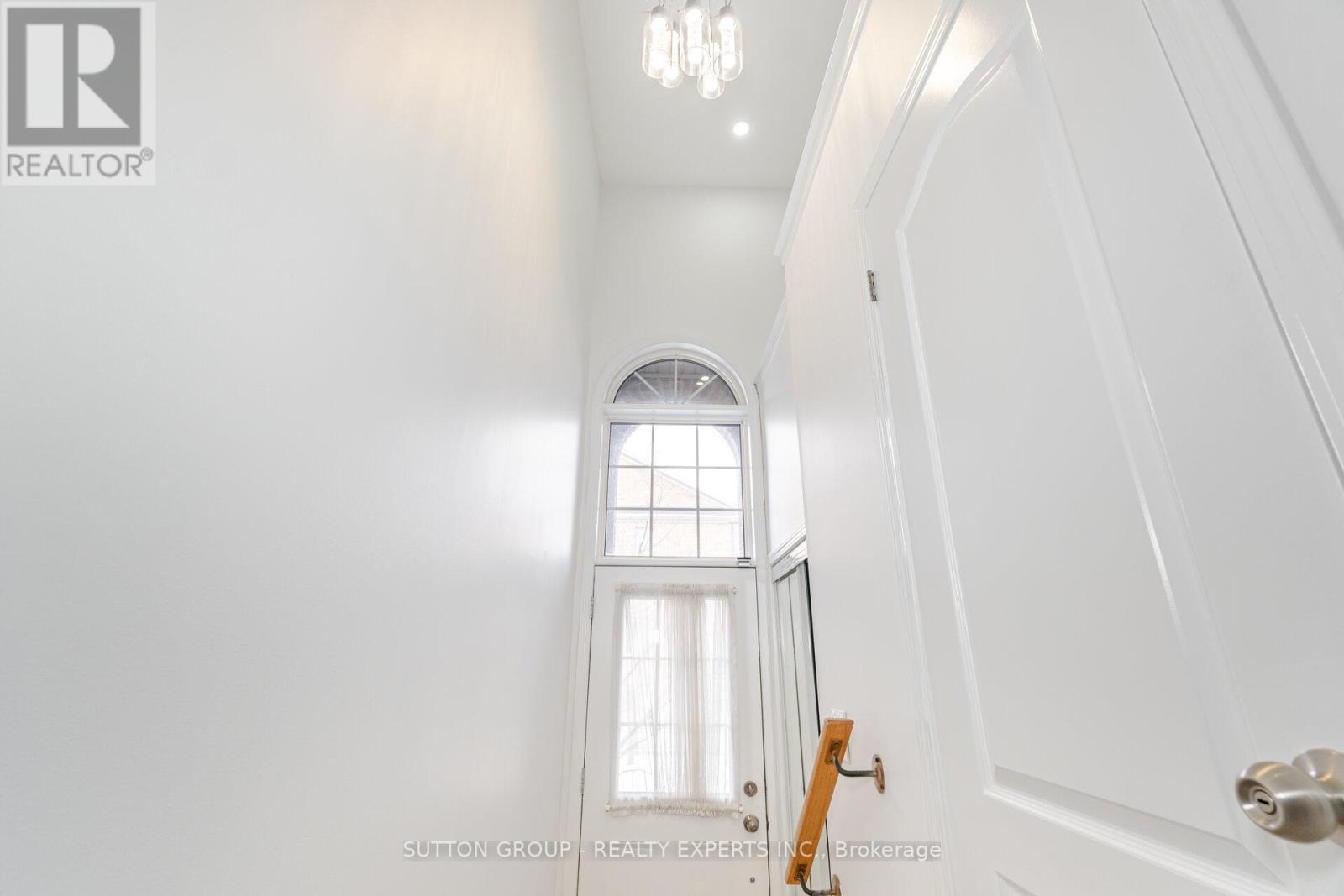 7186 Triumph Lane, Mississauga, ON - Indoor Photo Showing Other Room