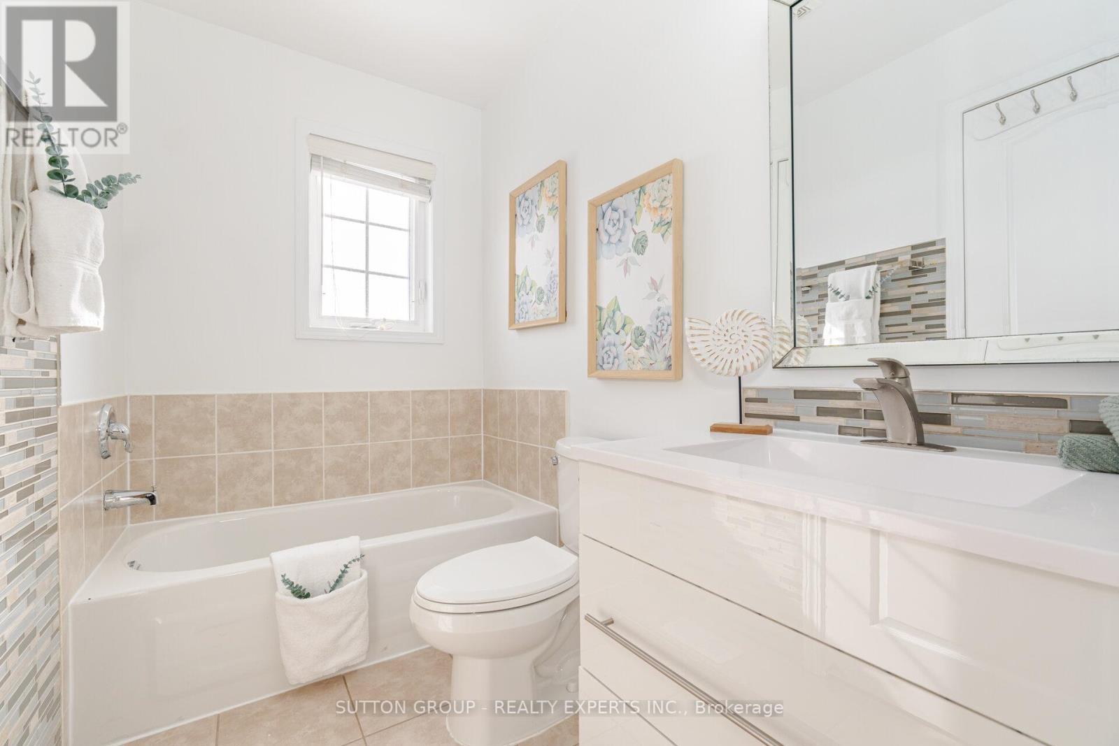 7186 Triumph Lane, Mississauga, ON - Indoor Photo Showing Bathroom