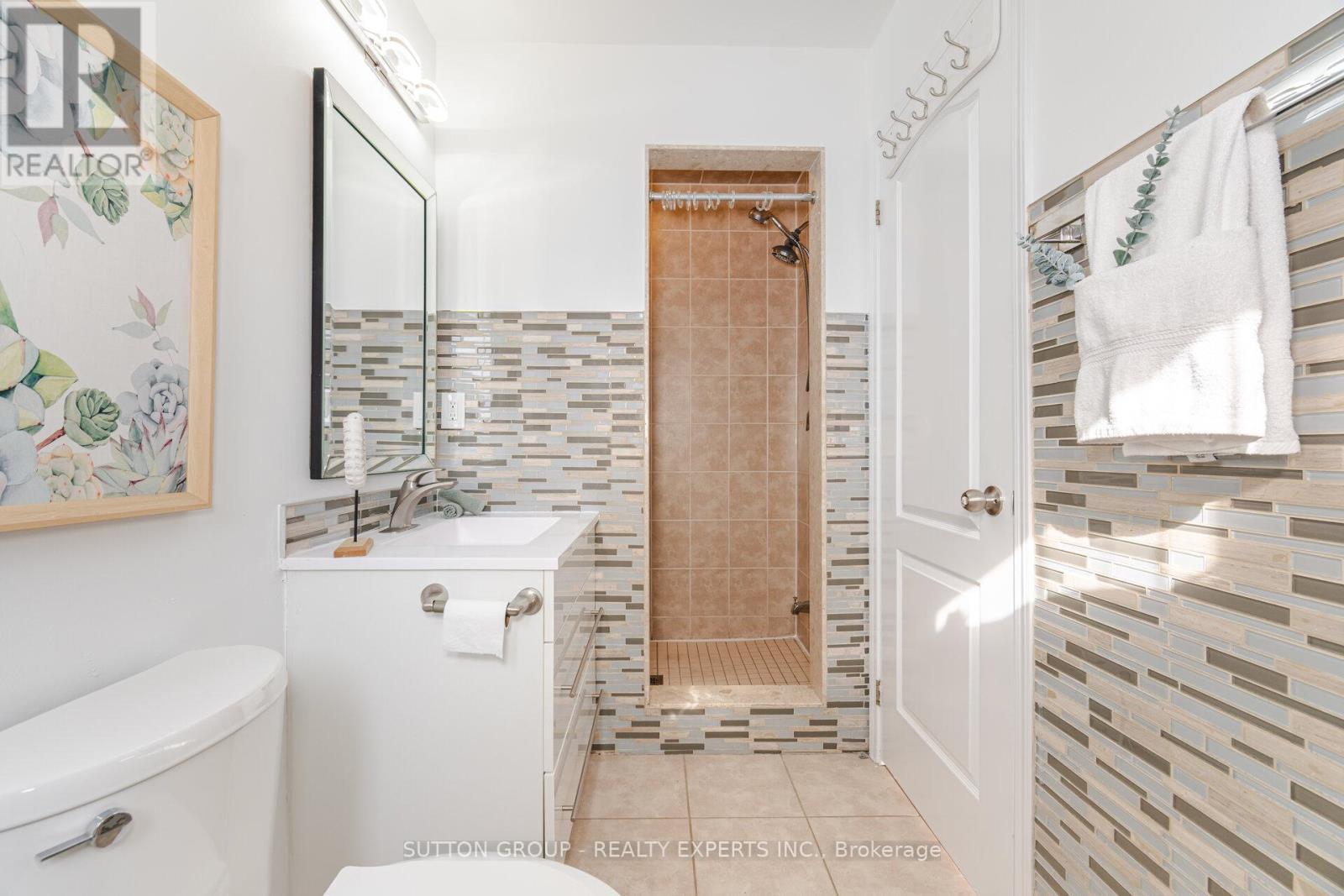 7186 Triumph Lane, Mississauga, ON - Indoor Photo Showing Bathroom